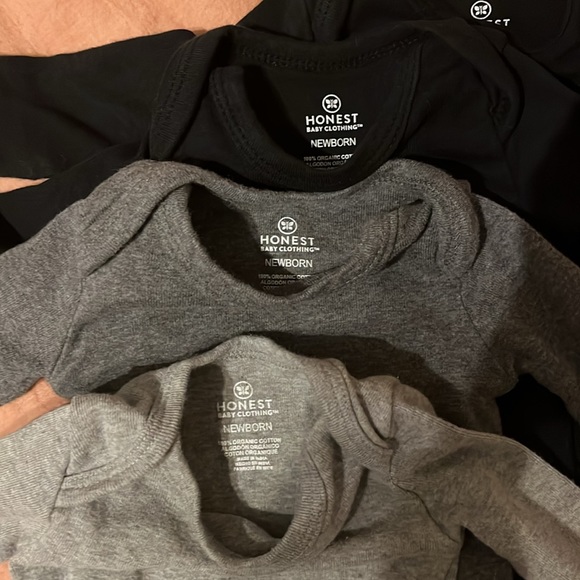 Honest Baby Clothing newborn onesies (4) - Picture 2 of 2